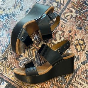 Clarks Caslynn Dez Patent Platform Wedge Size 8.5